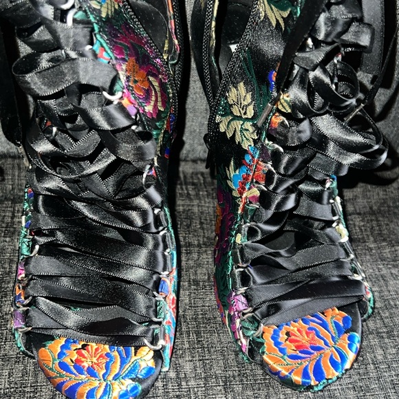 Stiletto Boot!! These are RARE! Worn once! EXCELLENT CONDITION! - Picture 7 of 7